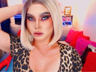 QueenNhicolle-hot